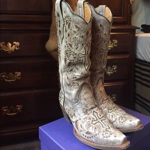 Corral boots